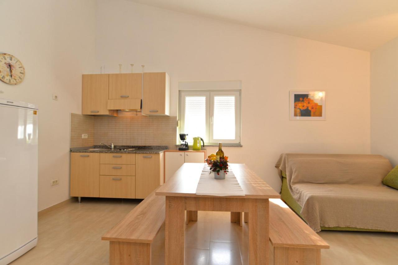 Apartments Bernarda 1773 Banjole Esterno foto