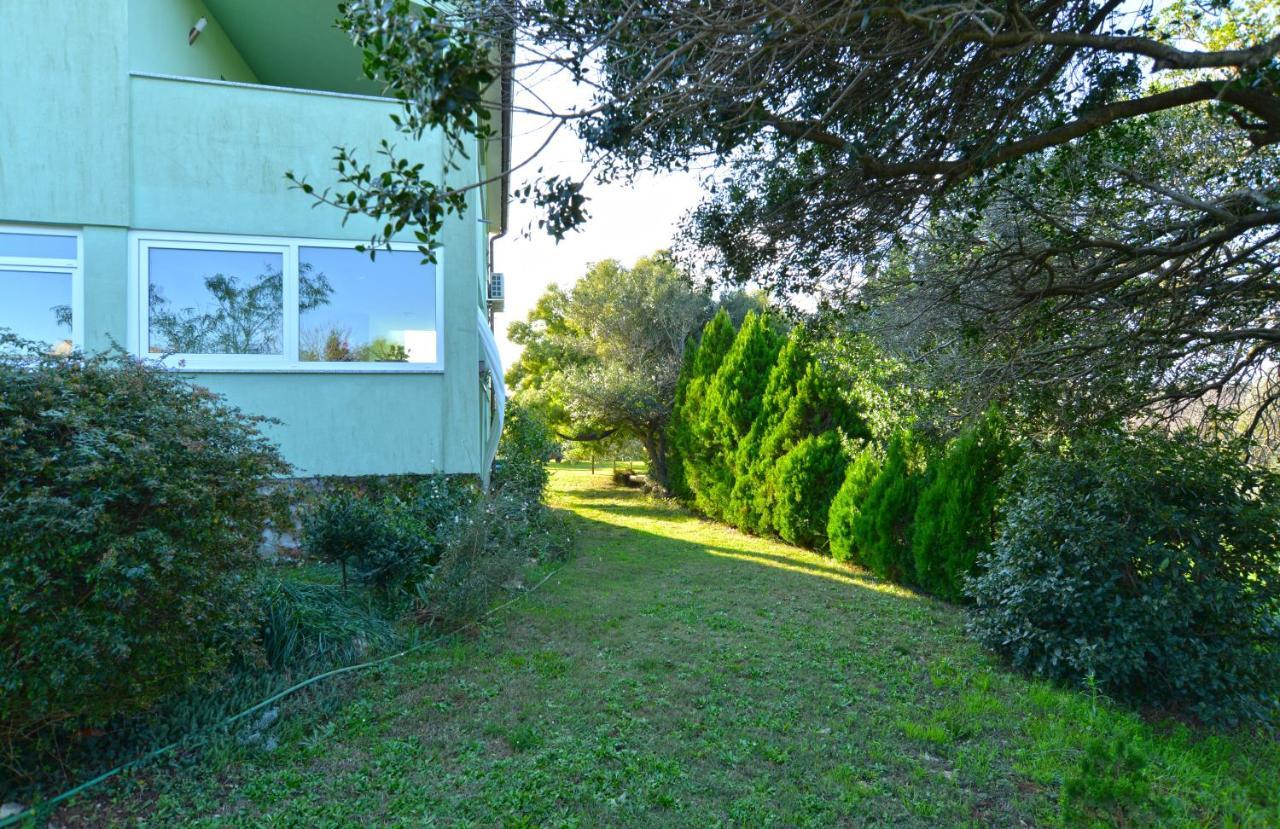 Apartments Bernarda 1773 Banjole Esterno foto